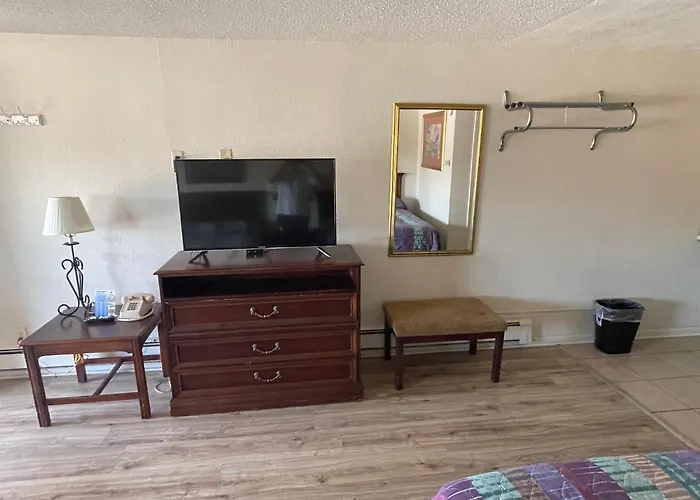 Round-up Motel *